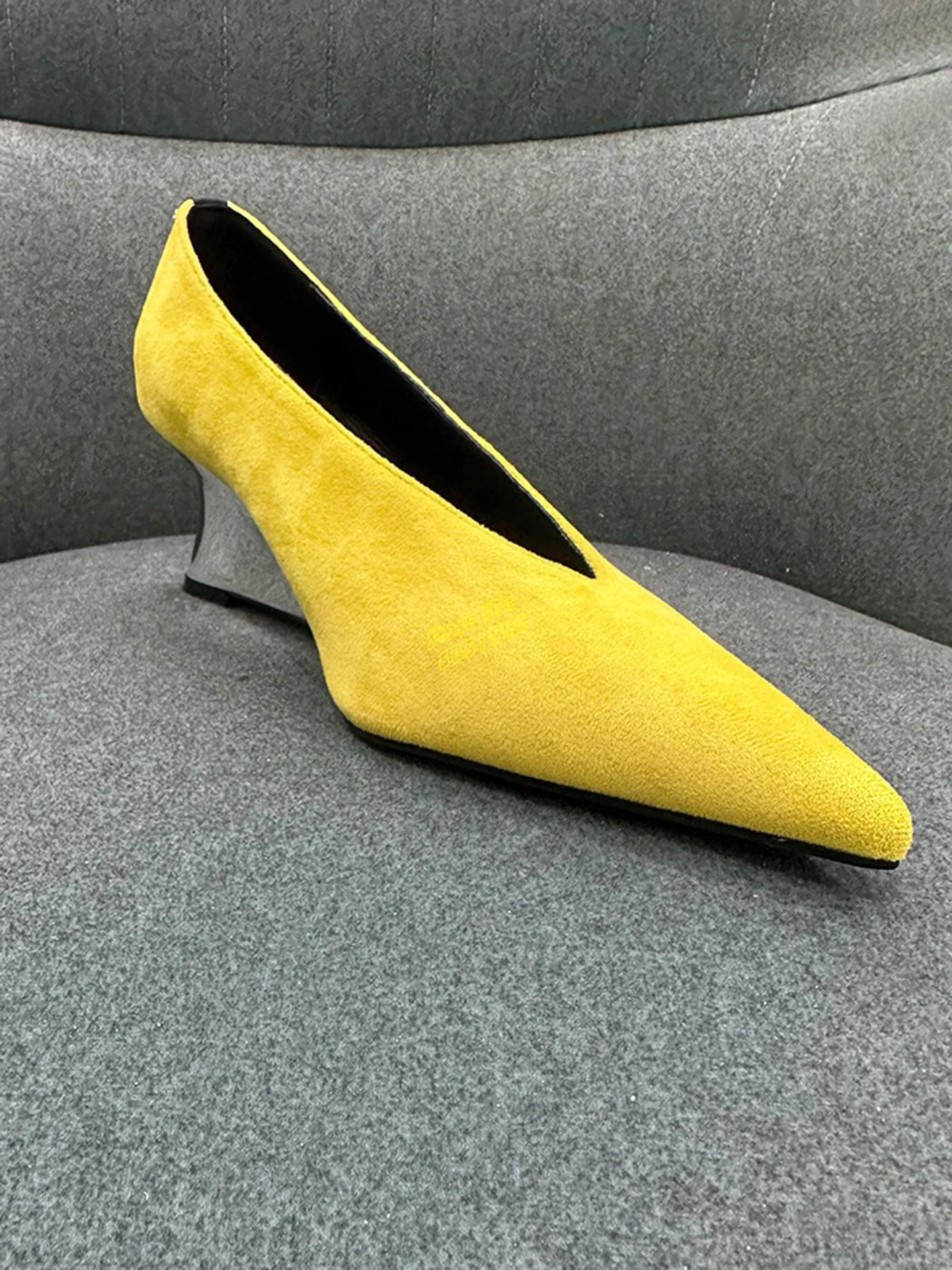 Women'S Shoes Burgundy - イエロースエードスリッポンパンプス ウェッジヒール6cm セクシーポインテッドトゥ シャローバーガンディパープル ランウェイ2026 春秋