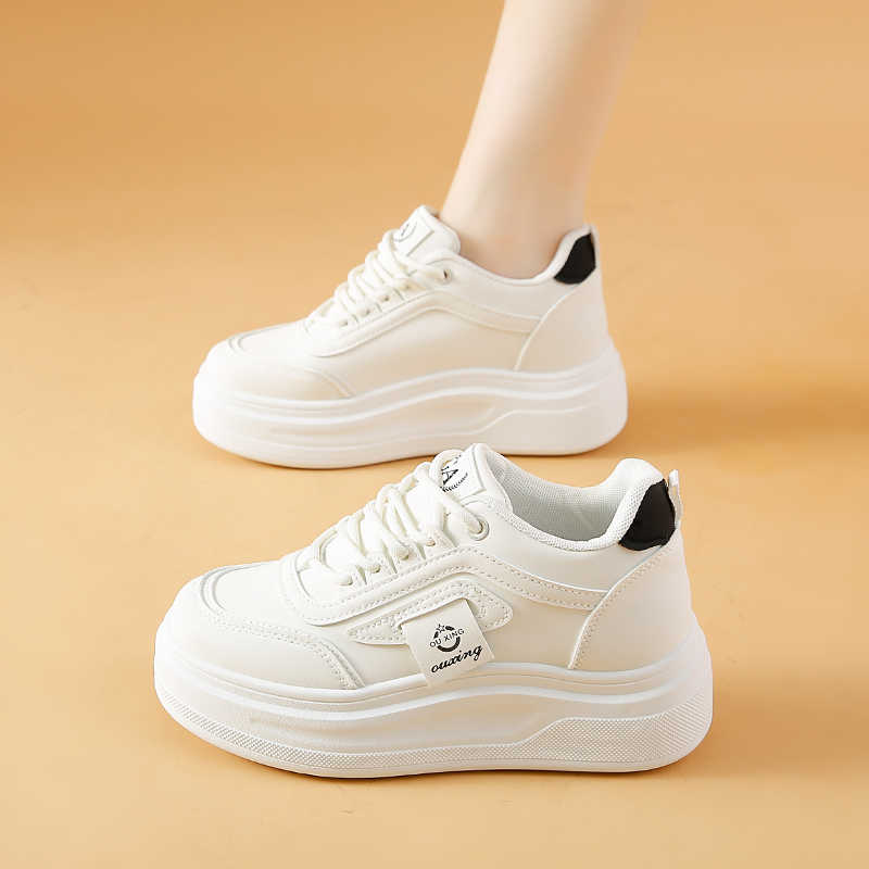 ラウンドフット穴あきスクールウーマンシューズテニススニーカー - Women'S Shoes To Buy のレビューと価格