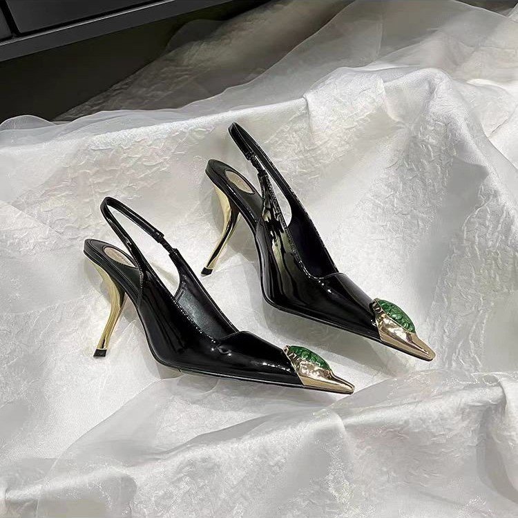 スタースタイル宝石メタルトゥパテントレザー女性パンプスファッ - Patent Leather Pump のレビューと価格