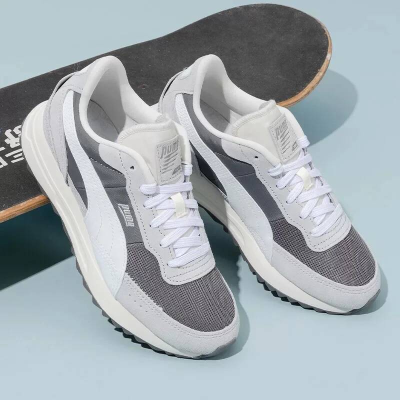 プーマ男性白黒ロートップスニーカークラシッククリーンレザーカ - Women Shoes Puma のレビューと価格